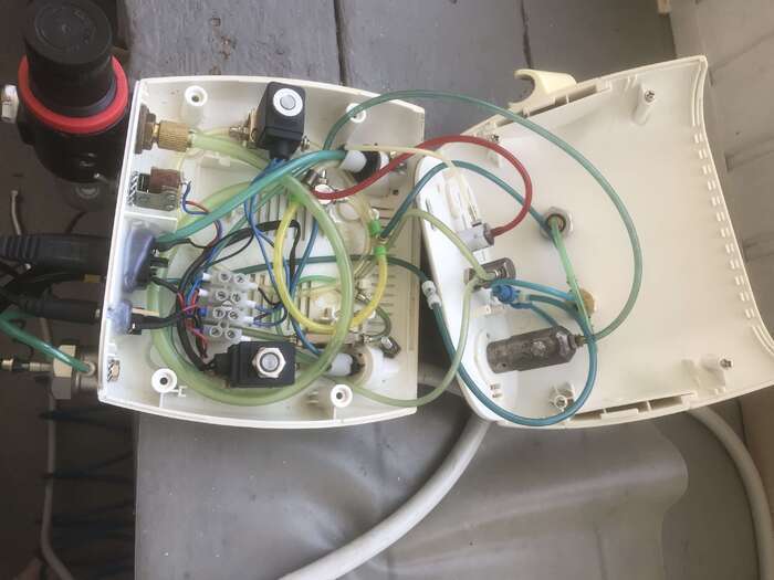 Приставка турбинная с системой чистой воды и пустером воздух-вода. Zooble.com.ua