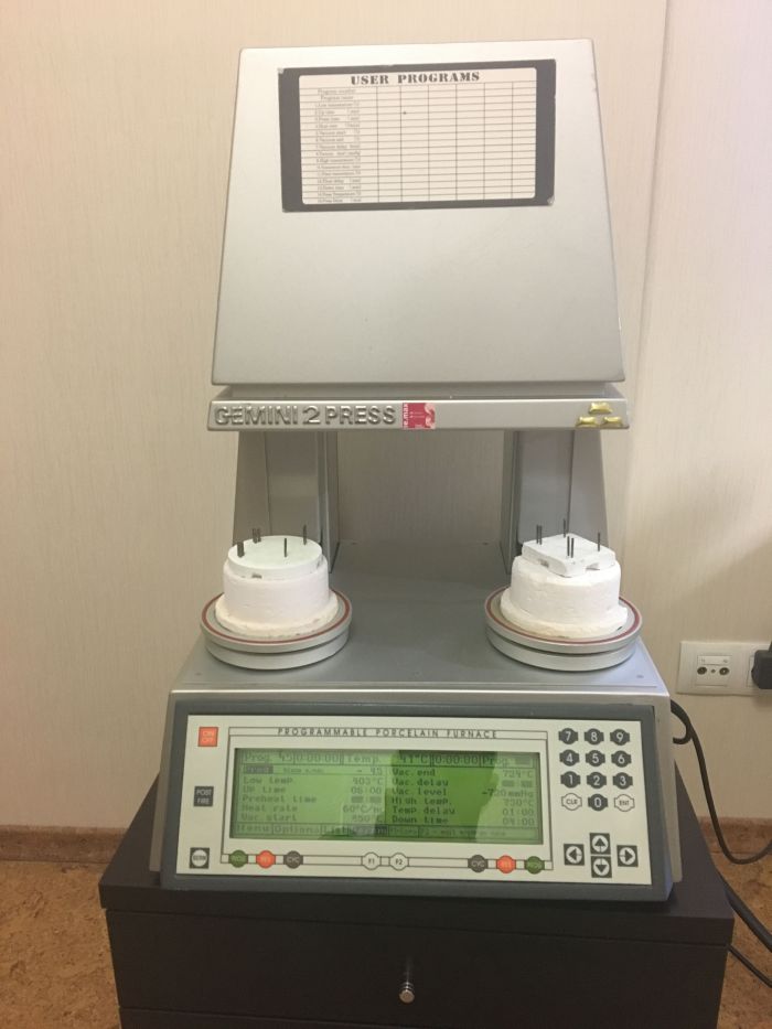 Продается б/у керамическая печь GEMINI PRESS 2 (в отличном состоянии) + керамическая масса Duceram kiss Zooble.com.ua