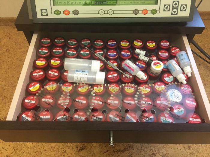 Продается б/у керамическая печь GEMINI PRESS 2 (в отличном состоянии) + керамическая масса Duceram kiss Zooble.com.ua