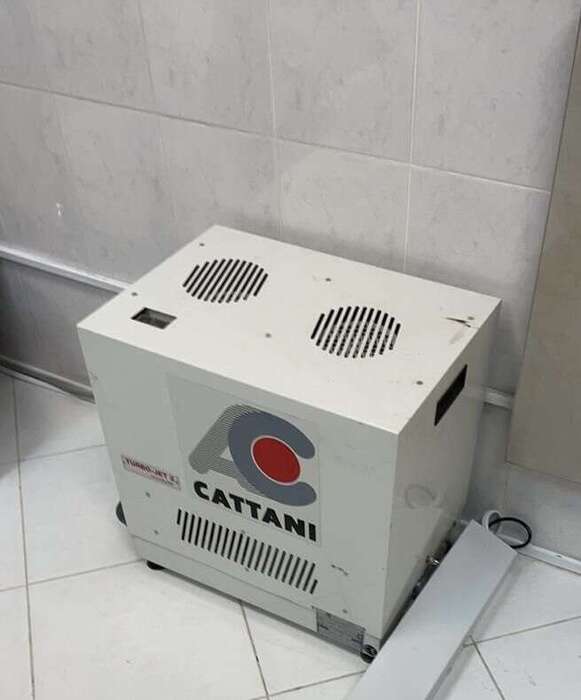 Продається хірургічна стоматологічна установка DKL (Німеччина) Виробник: DKL Dental Призначення: хірургія/стомат Zooble.com.ua