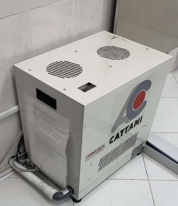 Продається хірургічна стоматологічна установка DKL (Німеччина) Виробник: DKL Dental Призначення: хірургія/стомат Zooble.com.ua