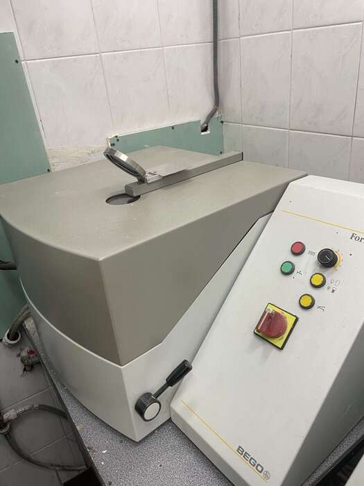 Продається ливарна машина Fornax T BEGO, в робочому стані Zooble.com.ua