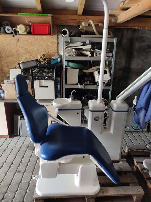 Продается стомат. установка Unic (Дания ). Роздельная (кресло и, плеватильница) можно поставить отдельно. Zooble.com.ua