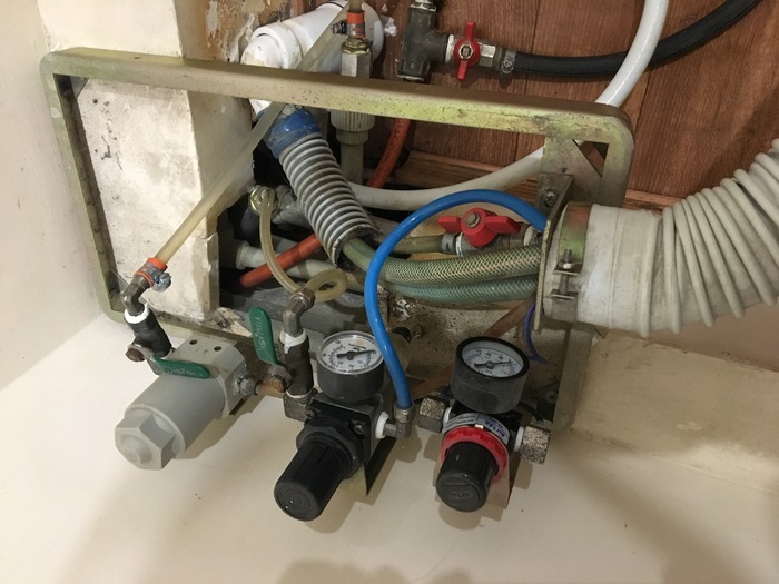 Продается Стоматологическая установка Foshion FJ22A производства 2007года. Нижняя подача. Состояние рабочее. Могу видео. Zooble.com.ua