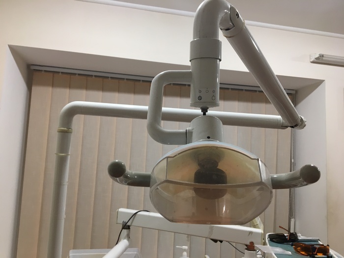 Продается Стоматологическая установка Foshion FJ22A производства 2007года. Нижняя подача. Состояние рабочее. Могу видео. Zooble.com.ua