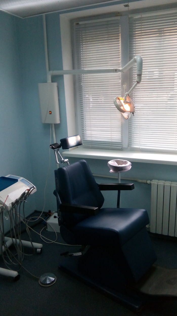 Продается стоматологический светильник Victor и плевательница. Возможна продажа по отдельности Zooble.com.ua