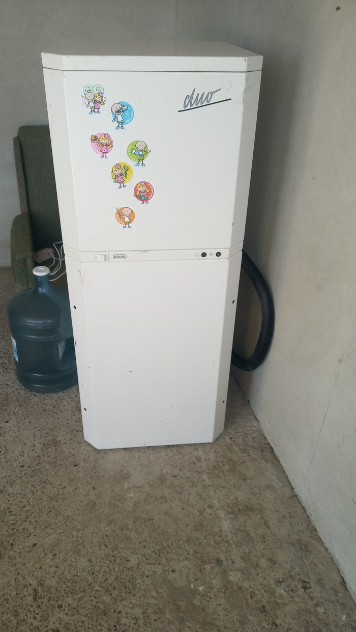 Продається вакуумна помпа в шумопоглинаючій шафі для компресора і для помпи. MEZ Mohelnice Zooble.com.ua