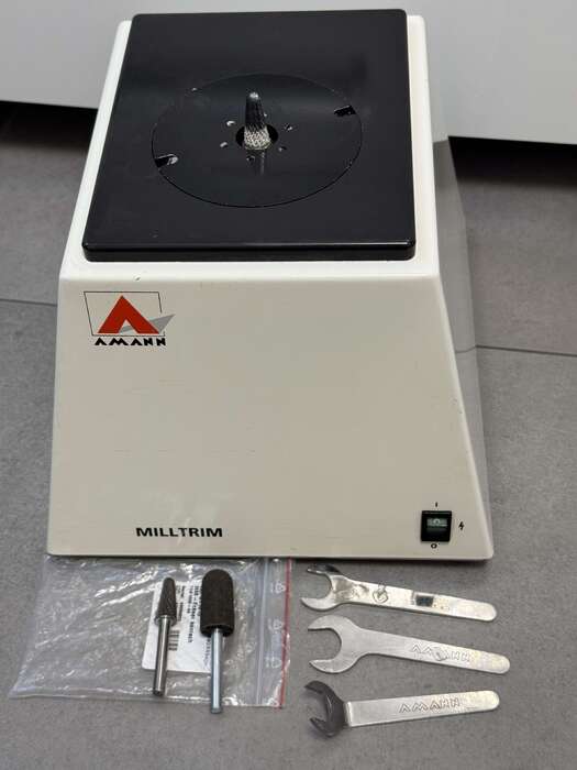 Продам арковий трімер Milltrim, Amann Girrbach, досить добротний стан ,виробник Німеччина ,+ дві фрези в комплекті. Zooble.com.ua