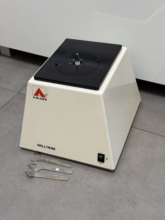 Продам арковий трімер Milltrim, Amann Girrbach, досить добротний стан ,виробник Німеччина ,+ дві фрези в комплекті. Zooble.com.ua