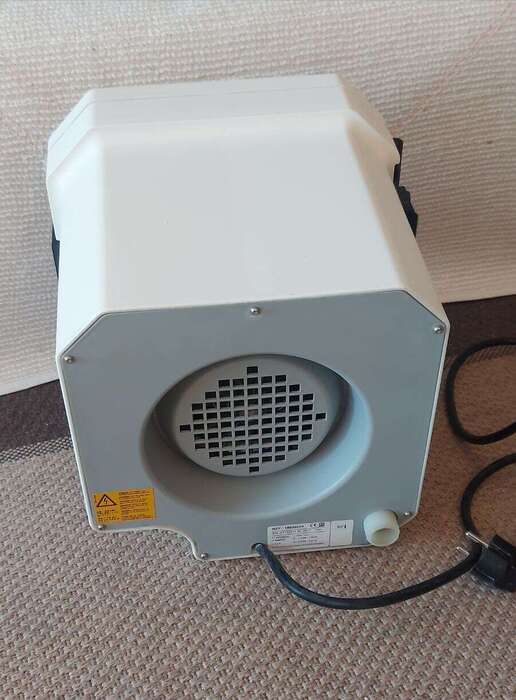 Продам добротний трімер Renfert MT Plus ,2017р.в. ,працює досить добре та тихо ,з Німеччини. Zooble.com.ua