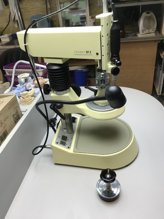 Продам фрезерный станок в идеальном состоянии.bredent BF2 .Возможен торг. Zooble.com.ua