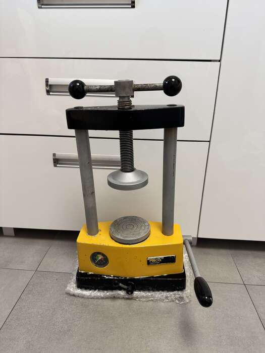 Продам гідравлічний прес Reco,досить добротний стан ,виробник -Німеччина. Zooble.com.ua