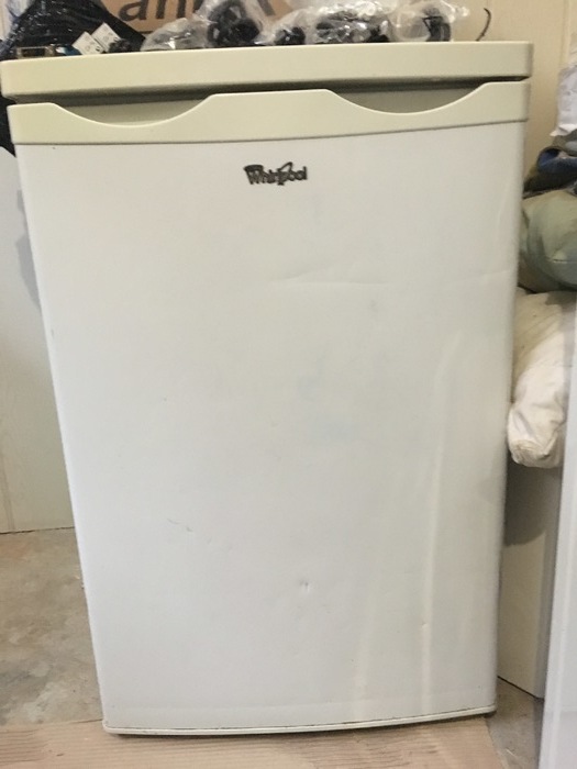 Продам холодильник для стоматологического кабинета Whirlpool б/у, в рабочем состоянии Zooble.com.ua
