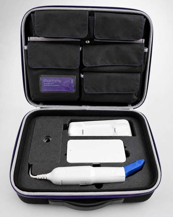 Продам iTero Element Flex Scanner Оригінальний інтраоральний сканер у стані нового. Zooble.com.ua