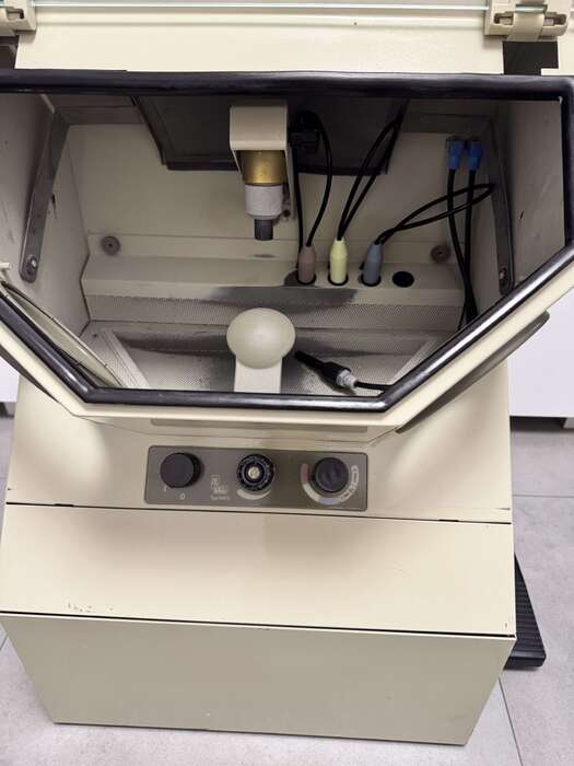 Продам комбіновану піскарку KaVo,досить добротний стан ,виробник- Німеччина. Zooble.com.ua