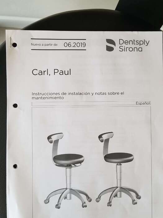 Продам комплект стільців Sirona (стоматолог -асистент ) в досить добротному стані . Ціна комплекту 930€ . 0677030230 Zooble.com.ua