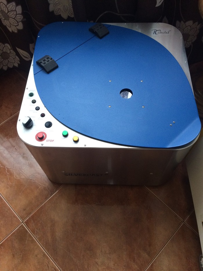 Продам літейну машину PI DENTAL silvercast була у використанні пів року дзвоніть на вайбер 0672723259 Zooble.com.ua