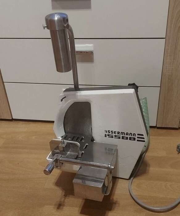 Продам мокрий трімерWassermann із повним алмазним диском ,хороший стан,виробник Німеччина. Zooble.com.ua