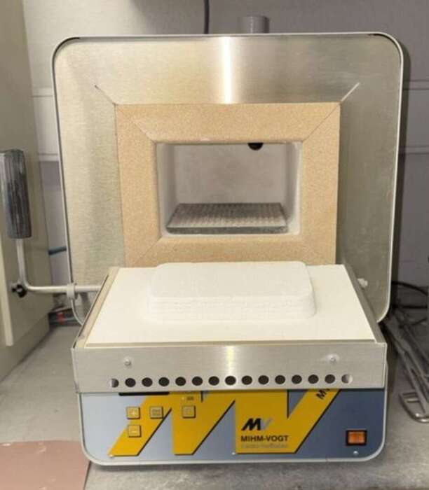 Продам муфельну піч MIHM-VOGT, майже не користована.Ціна 1870€. Zooble.com.ua