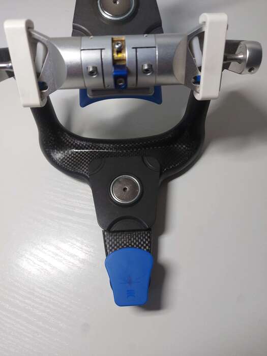 Продам. Напіврегульований артикулятор типу Arcon, з можливістю встановлення нахилу суглобового шляху від -20° до +60° Zooble.com.ua