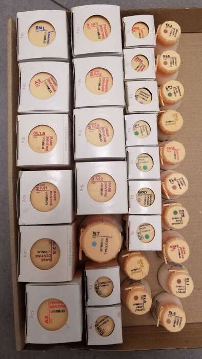 Продам одним лотом Vita VM 13 ,усі банки запечатані. 11шт-50грам.,21 шт-12грам Zooble.com.ua