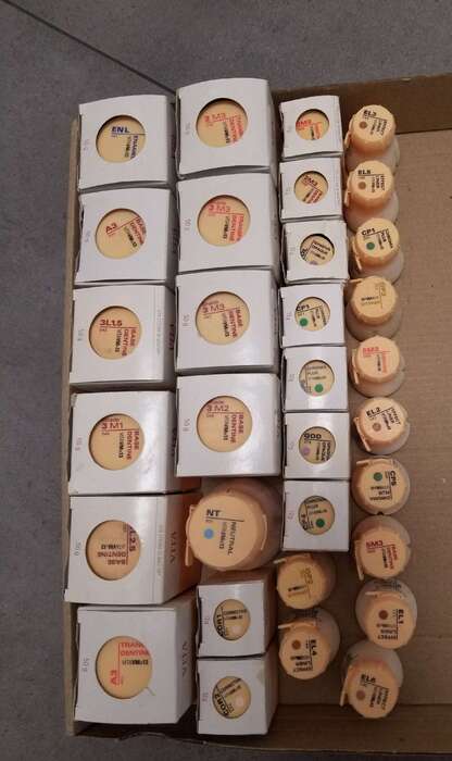 Продам одним лотом Vita VM 13 ,усі банки запечатані. 11шт-50грам.,21 шт-12грам Zooble.com.ua