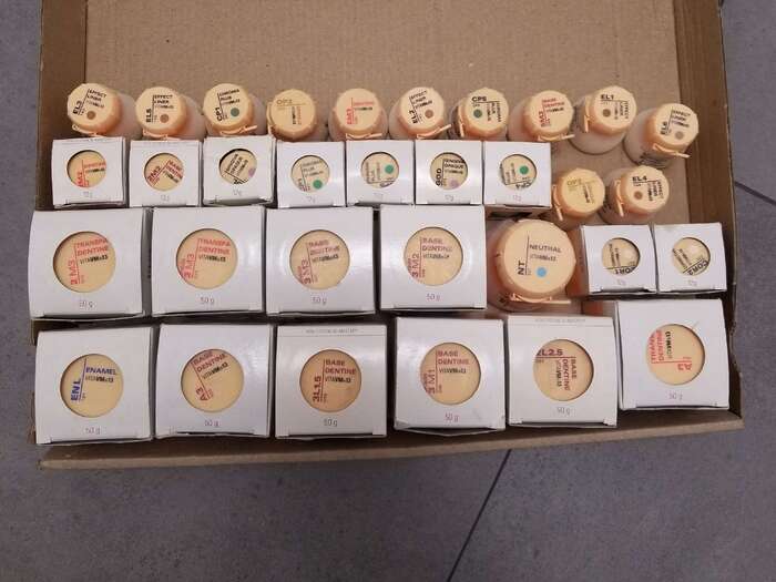 Продам одним лотом Vita VM 13 ,усі банки запечатані. 11шт-50грам.,21 шт-12грам Zooble.com.ua