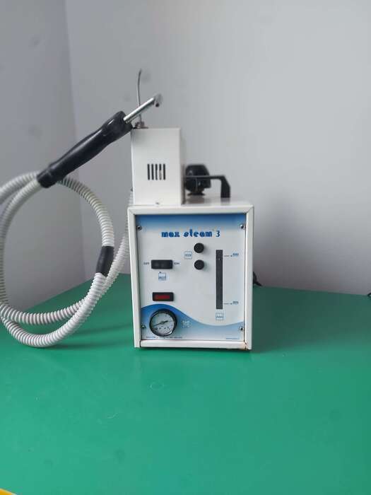 Продам пароструй Max steam 3 , виробник -Італія .(потребує профілактики та заміниз`єднювальної термо трубки. Ціна 500€ Zooble.com.ua