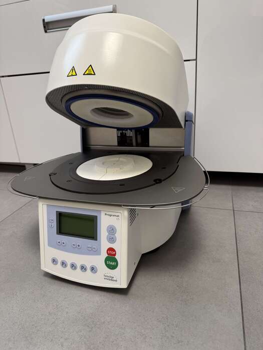 Продам піч Programat ,ідеальний стан ,напечено 47 годин ,робота помпи 15 ,годин ,вакуумна помпа в комплекті. Zooble.com.ua