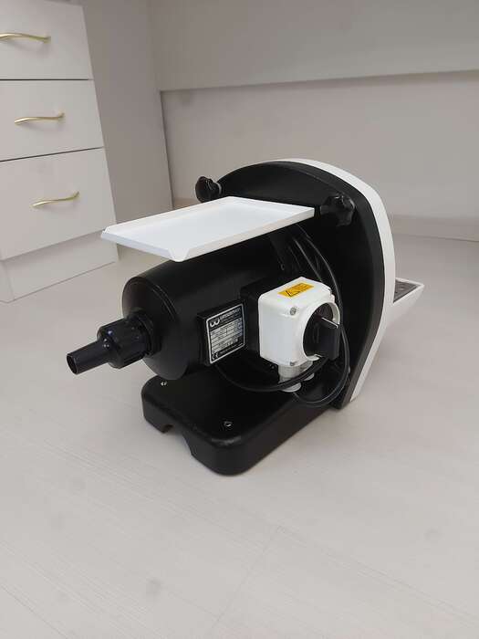 Продам практично новий трімер Wassermann HSS ZA, на дві швидкості та з виходом на полірувальну насадку, працює ідеально. Zooble.com.ua