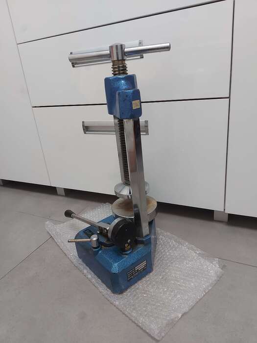 Продам прес , виробник -Німеччина , хороший стан , ціна 315€. Zooble.com.ua