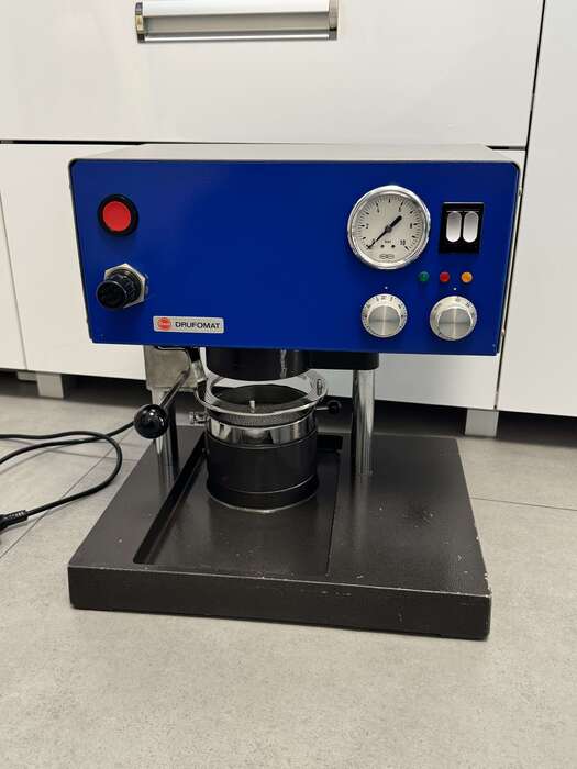 Продам прилад для виготовлення кап ,досить добротний стан ,виробник -Німеччина Zooble.com.ua