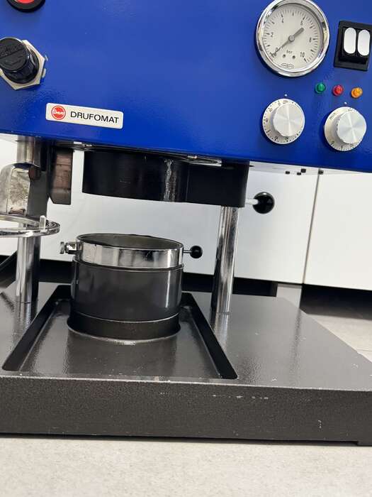 Продам прилад для виготовлення кап ,досить добротний стан ,виробник -Німеччина Zooble.com.ua