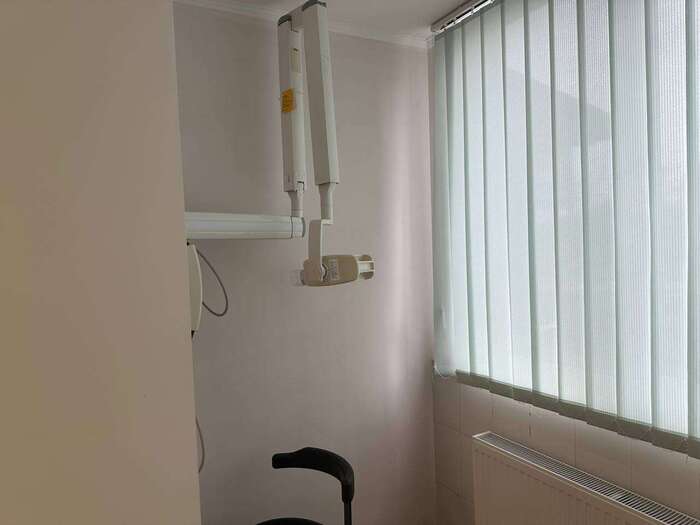 Продам приміщення діючого стоматологічного кабінету 87.7 м2 (м. Хмельницький) з окремим входом, + обладнання.Телефонуйте Zooble.com.ua