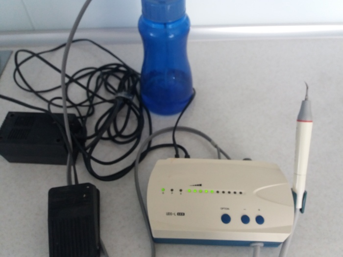 Продам скалер портативний з підсвіткою woodpecker 1600грн.і приставку портативну турбінну 1000грн. Zooble.com.ua