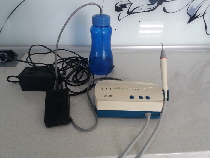 Продам скалер портативний з підсвіткою woodpecker 1600грн.і приставку портативну турбінну 1000грн. Zooble.com.ua