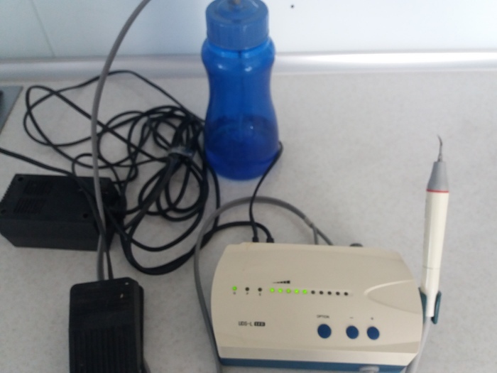 Продам скалер портативний з підсвіткою woodpecker 1600грн.і приставку портативну турбінну 1000грн. Zooble.com.ua