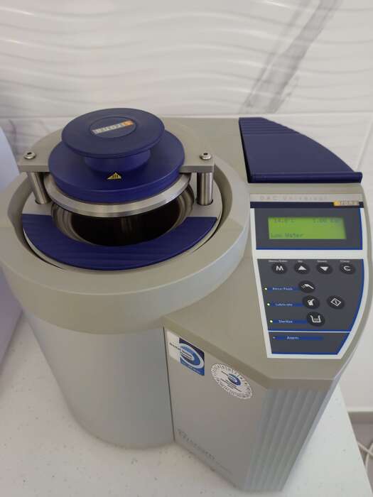 Продам стерелізатор для наконечників,Dac universal,фірма Sirona повністю робочий привезений з Німеччини. Zooble.com.ua