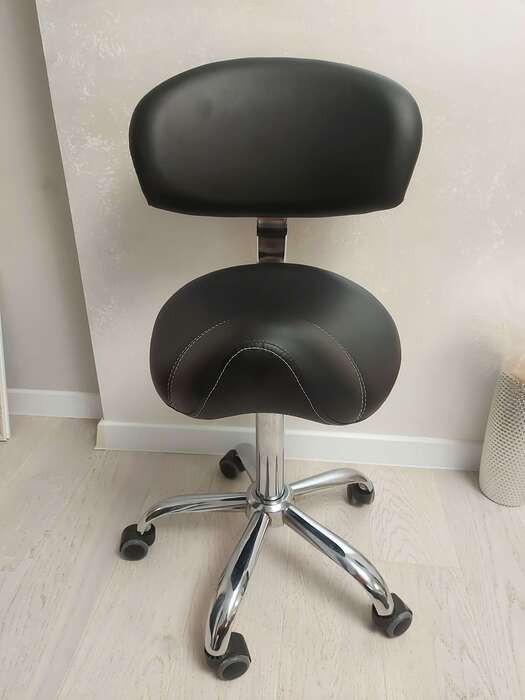 Продам стілець стоматолога.Досить добротний стан .Ціна 225€ Zooble.com.ua