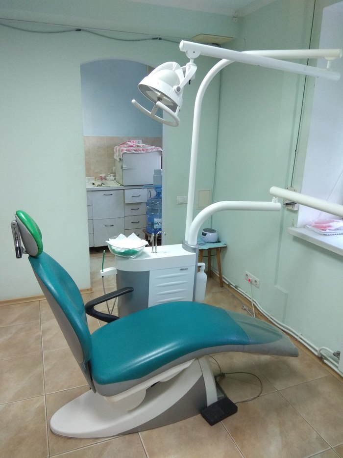 Продам стоматологическую установку Diplomat Adept б/у в хорошем состоянии Zooble.com.ua