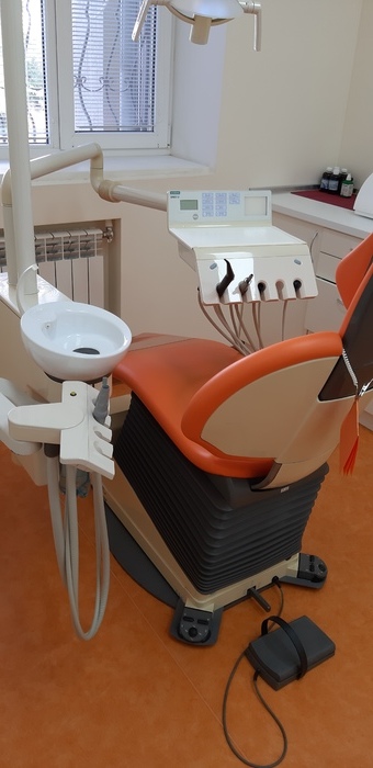 Продам стоматологическую установку Siemens Spirid 1 2001 года выпуска Zooble.com.ua