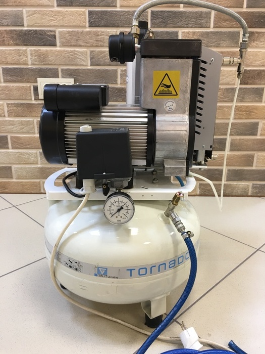 Продам стоматологічний компресор Zooble.com.ua