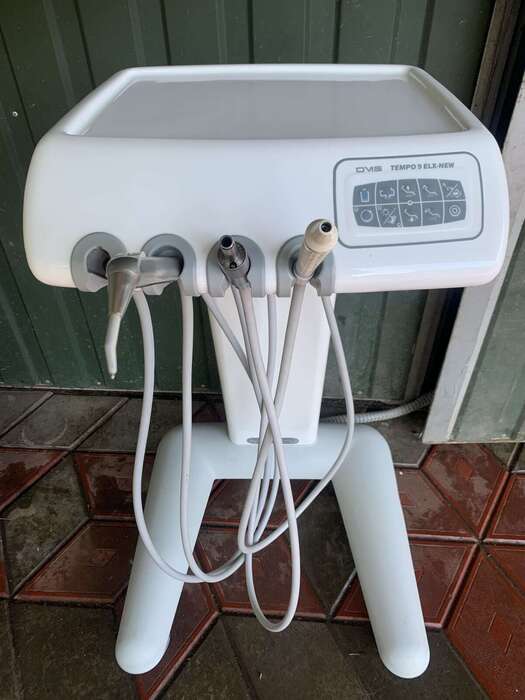 Продам стоматологічний мобік Італійськоі фірми OMS привезений з закордону в гарному робочому стані всі подробиці по тел. Zooble.com.ua