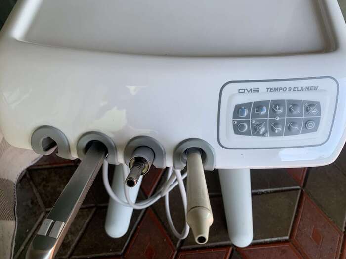 Продам стоматологічний мобік Італійськоі фірми OMS привезений з закордону в гарному робочому стані всі подробиці по тел. Zooble.com.ua