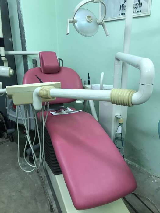Продам стоматологічну установку фірми SIRONA C8 в гарному робочому стані. Всі подробиці за тел. Zooble.com.ua