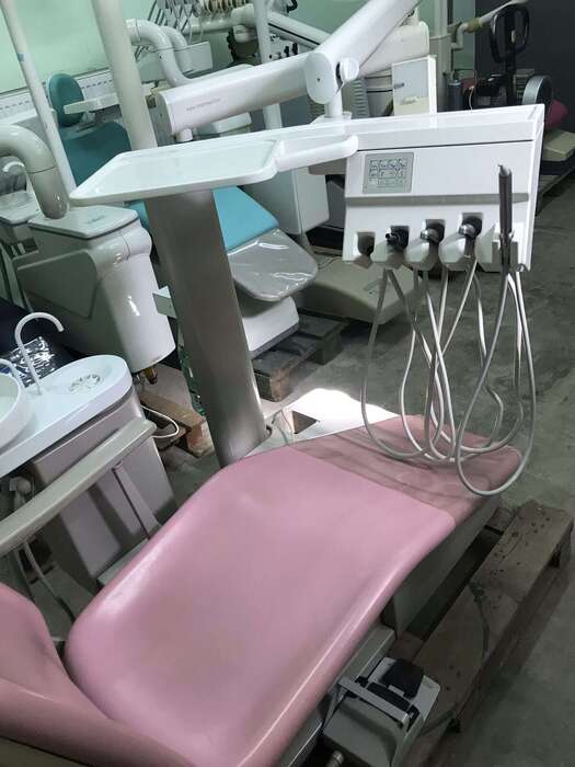 Продам стоматологічну установку фірми KAVO в гарному робочому стані. Всі подробиці за телефоном. Zooble.com.ua
