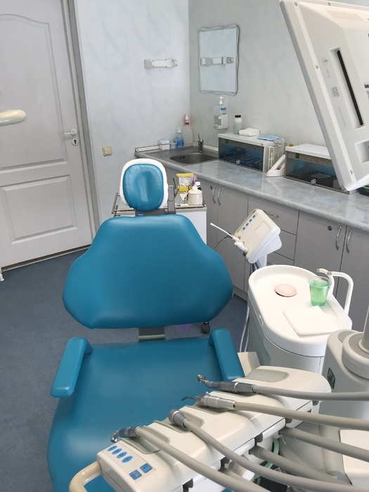 Продам стоматологічну установку Fimet. Установка в робочому стані, все інше по телефону.Виготовлена в Фінляндії. Zooble.com.ua