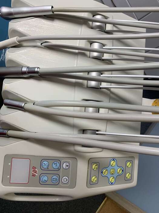 Продам стоматологічну установку Галіт, стан робочий, крісло перетягнуте,усі запитання за телефоном. Zooble.com.ua