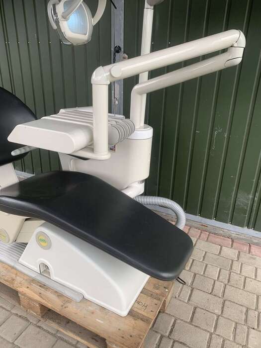 Продам стоматологічну установку OMS ESSE в гарному робочому стані.Всі подробиці по тел. Zooble.com.ua