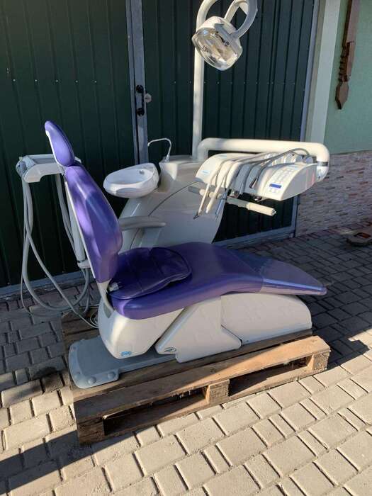 Продам стоматологічну установку привезену за кордону в гарному робочому стані Італійськоі фірми OMS staffClassic. Zooble.com.ua